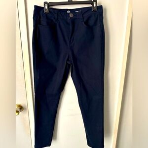 Junior’s navy blue denim high rise jegging